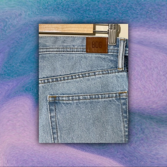 ♥︎ BDG Side Stitch Straight Cropped Jean ♥︎ - Picture 6 of 7